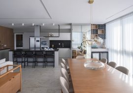 A modern open-plan kitchen and dining room.